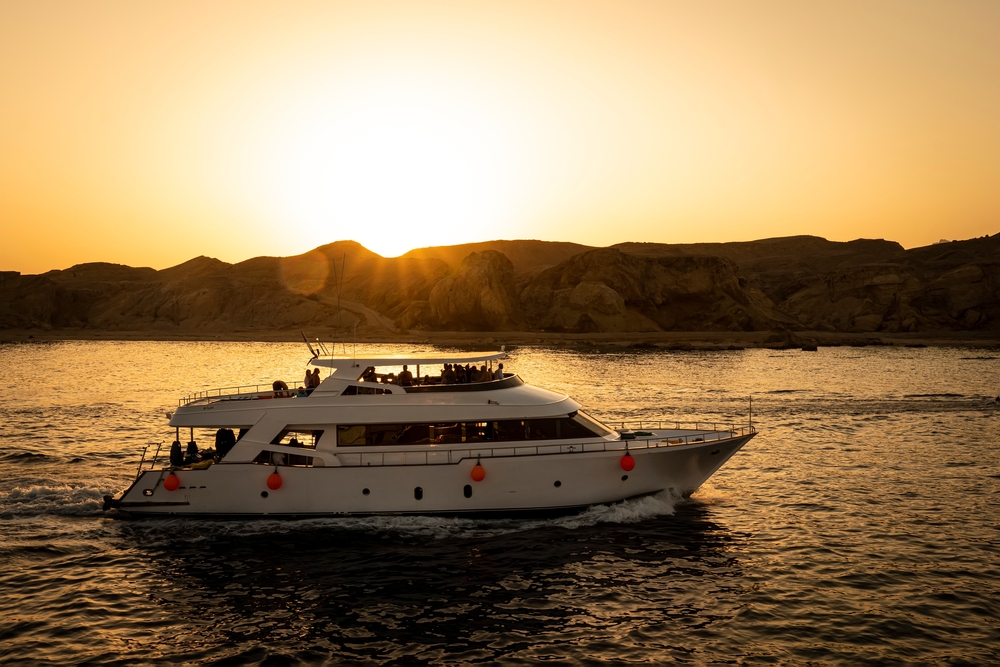 Tourists,Ride,On,A,Two-story,Yacht,On,The,Red,Sea